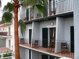 Boutique Bon Repos – Adults Only