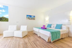 FERGUS Style Cala Blanca Suites