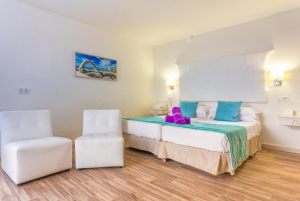 FERGUS Style Cala Blanca Suites